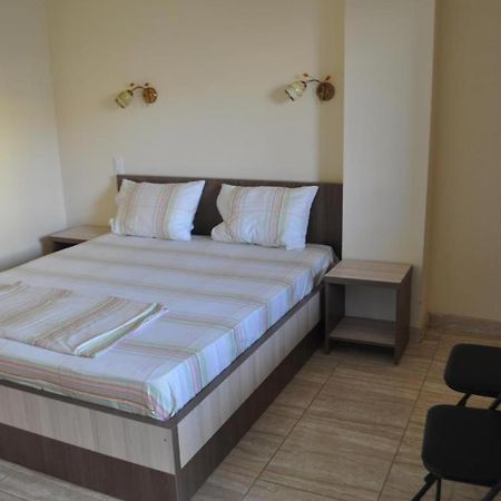 Vila Raza เอโฟริเอนอร์ด ภายนอก รูปภาพ